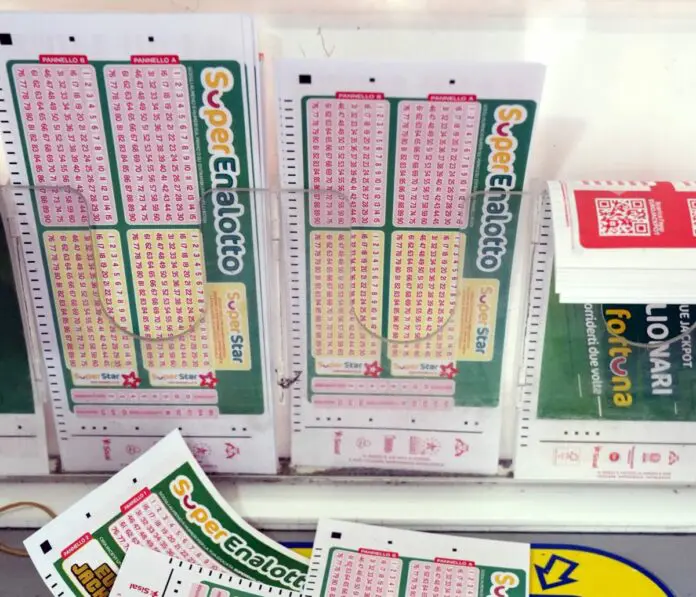 Centrato il 5+1 al Superenalotto a Palermo, vinti 417.320,75 euro