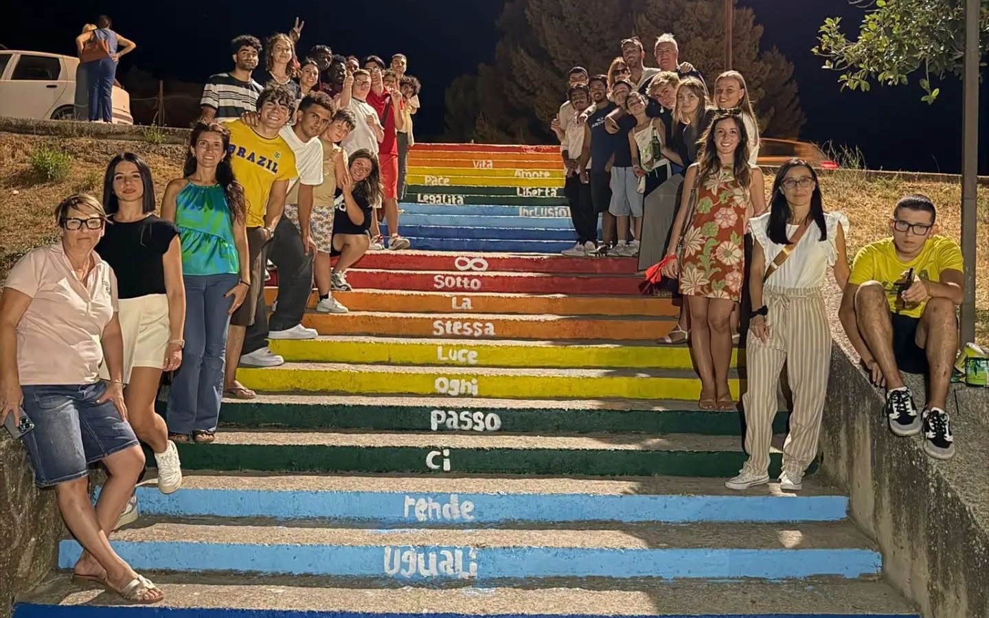Riesi. La scalinata di piazzale De Andrè all’insegna di inclusione e rispetto delle differenze