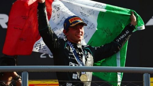 F1, Monza: Antonelli primo italiano a vincere dopo 60 anni, sul podio piange e sventola il tricolore