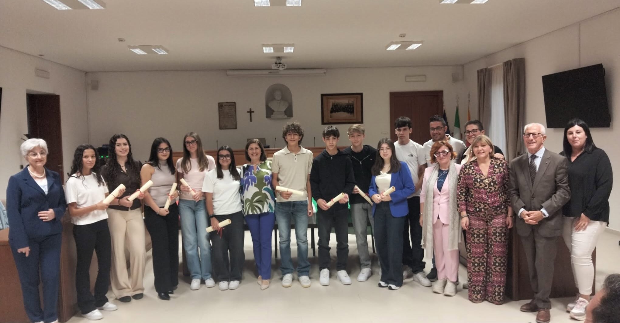 Santa Caterina. Consegnate borse di studio agli studenti meritevoli: “Il merito va riconosciuto e sostenuto”