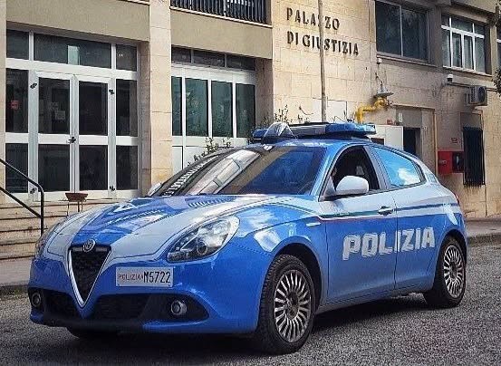 Caltanissetta. Furti in abitazione, lesioni e resistenza a pubblico ufficiale: tre arresti della Polizia per otto anni di pene definitive