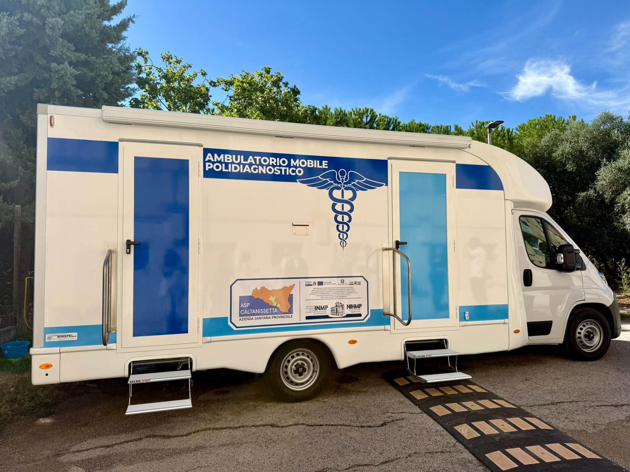 Caltanissetta. Consegnati all’Asp due nuovi ambulatori mobili per la sanità di prossimità