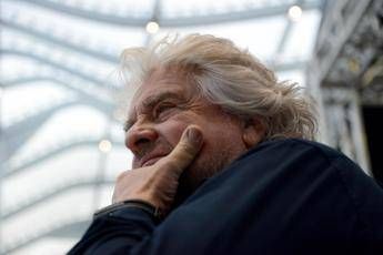 Beppe Grillo torna in campo? Dominio web ‘Movimento zero stelle’ già comprato da un professionista: “Ho fatto un investimento”