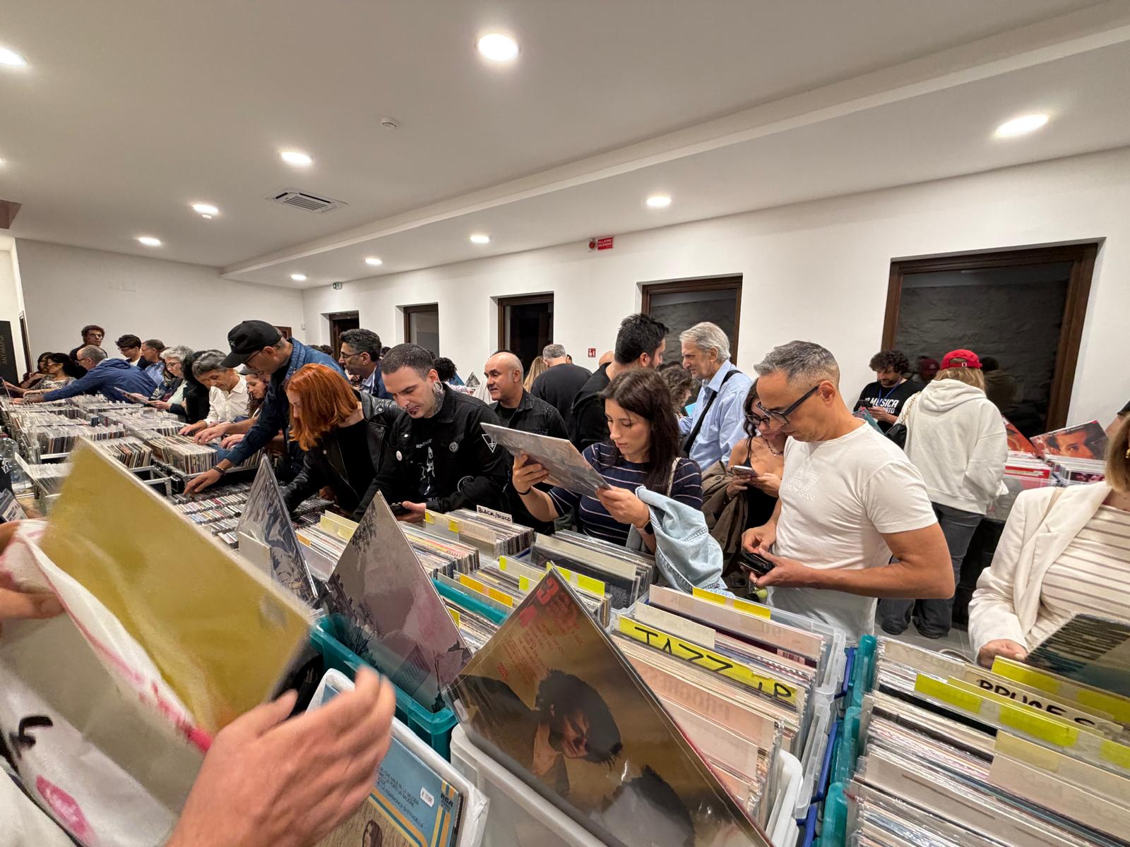 Caltanissetta Vinyl Market 2026 conquista il pubblico: successo per la prima edizione dedicata alla cultura del vinile