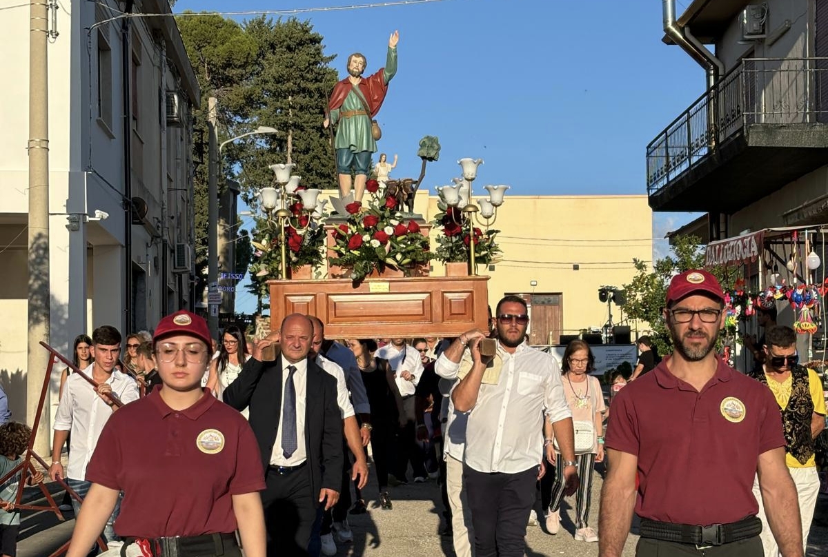 Caltanissetta, a Borgo Petilia la festa del SS. Crocifisso e Sant’Isidoro: quattro giorni tra fede, tradizione e spettacolo