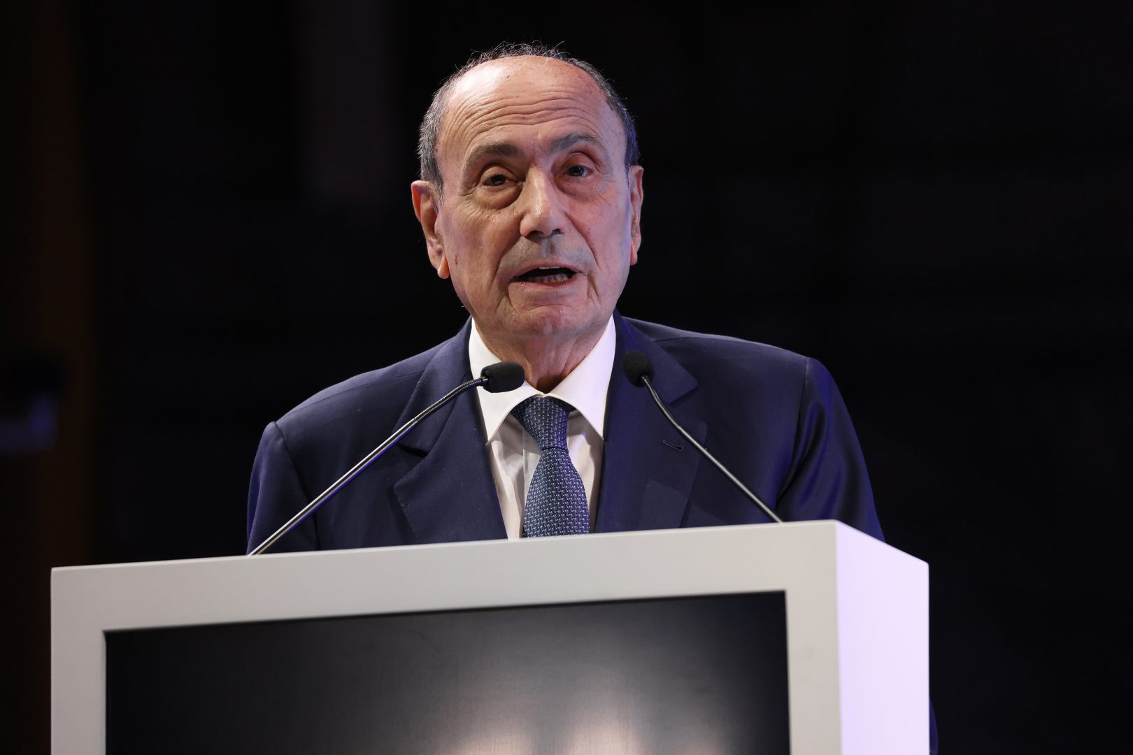 Schifani “La critica non può sconfinare in delegittimazione personale. Vado avanti per la Sicilia”