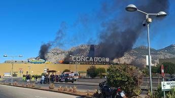 Incendio al centro commerciale Conda d’oro di Palermo: scattata l’evacuazione dell’edificio