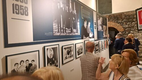 A Catania la mostra “Il sogno spezzato – L’orizzonte politico e familiare di Piersanti Mattarella” tra foto e memoria / Video