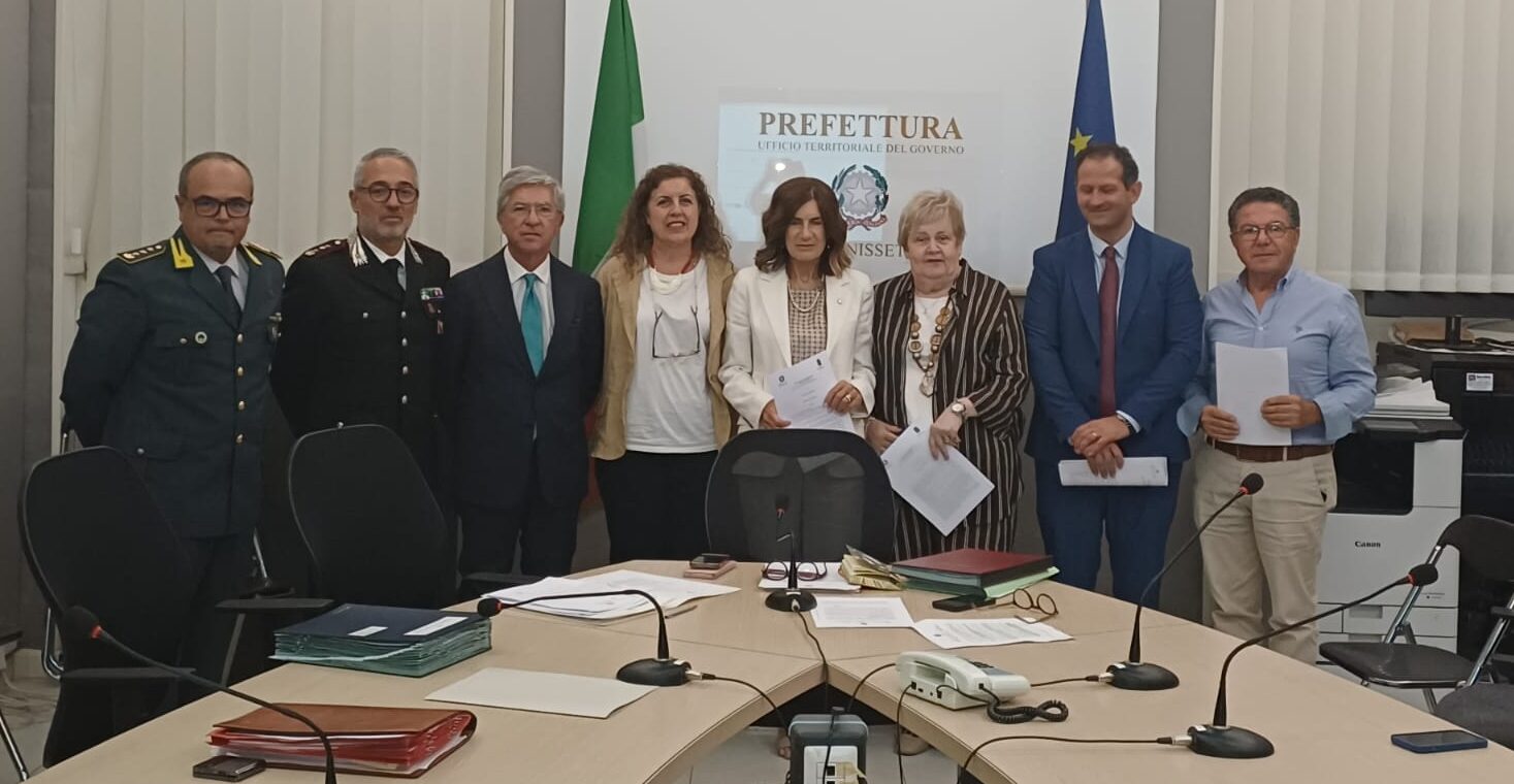 Caltanissetta, in Prefettura stipulati i patti per la sicurezza urbana con tre Comuni della provincia