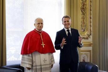 Papa: “Stop a corsa armamenti, possesso armi nucleari non è garanzia di sicurezza”. Macron: “La Francia è dalla parte della pace”