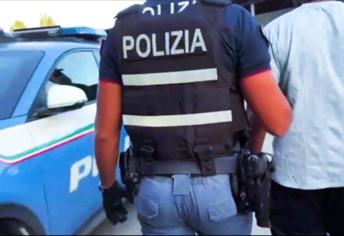Ricercato per tentato omicidio in Germania, arrestato dalla polizia a Gela: era nascosto in un pozzo luce di un B&B