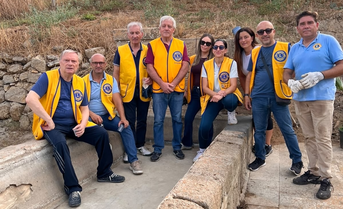 Niscemi, volontari Lions e ambientalisti ripuliscono bevaio Costafredda