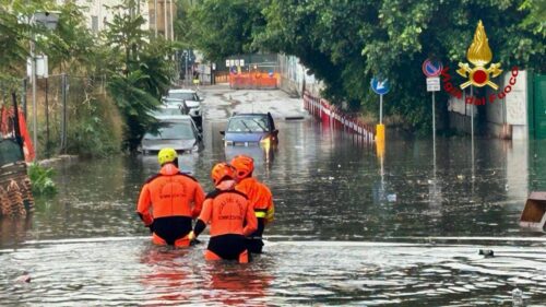 Maltempo in Sicilia, allagamenti e disagi a Palermo. Forte temporale sui Peloritani, a Messina si allaga lo stadio Scoglio