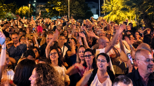 “REWIND” fa ballare Caltanissetta: migliaia in piazza, uno degli eventi più riusciti di “Settembre è Nisseno”