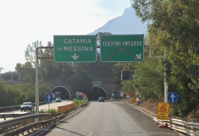 Lungo la A19 Palermo – Catania tamponamento tra quattro veicoli: due feriti e rallentamenti alla circolazione stradale