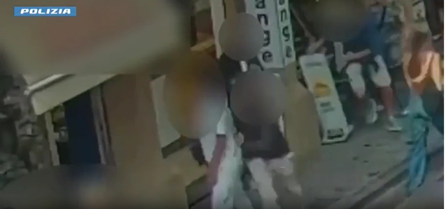 2 arrestati per rapina a turista, restituito orologio da 88mila euro